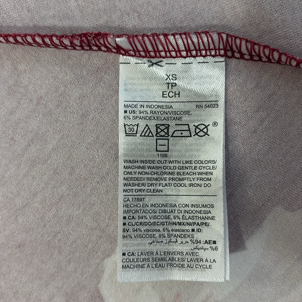 Old Navy Red floral wrap dress v neck stretch with sleeves - Picture 12 of 13